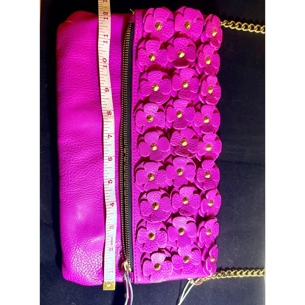 Gianni Bini NWT Hot Pink Floral Appliqué Crossbody Bag Gold Chain - Picture 13 of 15